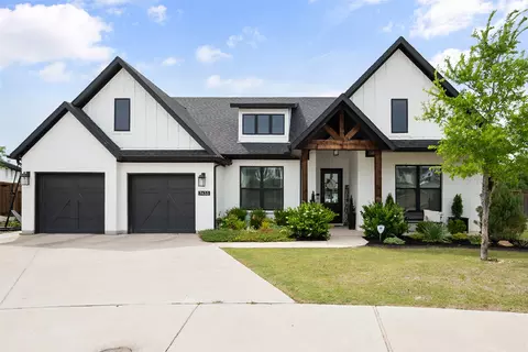 7433 Soaring Eagle Dr, Fort Worth, TX 76179