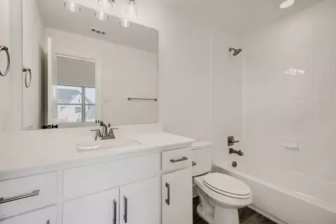 Bath - 4801 Strada St, Prosper, TX 75078 photo 6 of 7