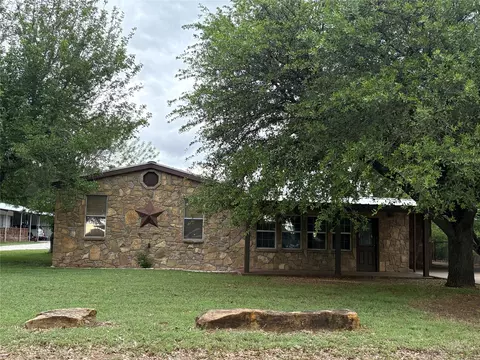 210 Jones Rd, Graford, TX 76449
