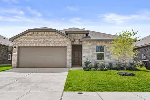 4321 Valley Brook Dr, Crowley, TX 76036