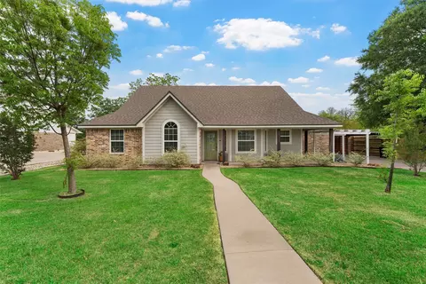 8224 Forest Ridge Dr, Woodway, TX 76712