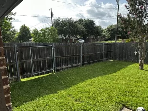 Exterior - 600 Durango Cir, Hewitt, TX 76643 photo 7 of 9