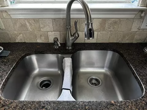 Kitchen - 600 Durango Cir, Hewitt, TX 76643 photo 2 of 2