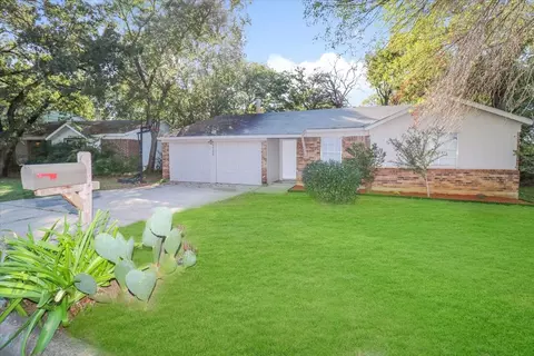 5706 Guildwood Dr, Arlington, TX 76017