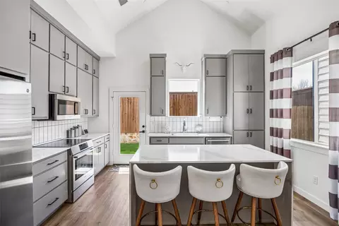 1313 Tillery Ct, Grapevine, TX 76051