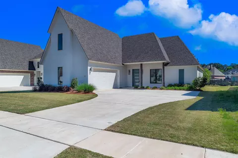 81 Turtle Creek Dr, Benton, LA 71006