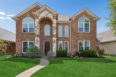 5525 Riverview Dr, The Colony, TX 75056
