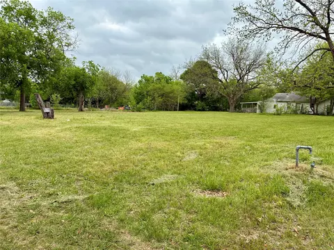1304 Trout Rd, Hutchins, TX 75141