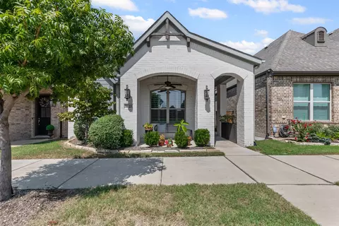 5625 Traveller Dr, North Richland Hills, TX 76180