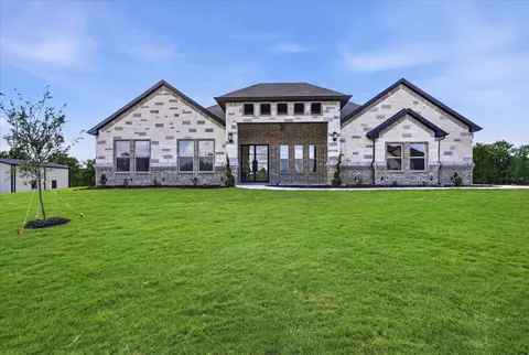 Exterior - 182 Briar Patch Rd, Azle, TX 76020 photo 3 of 6