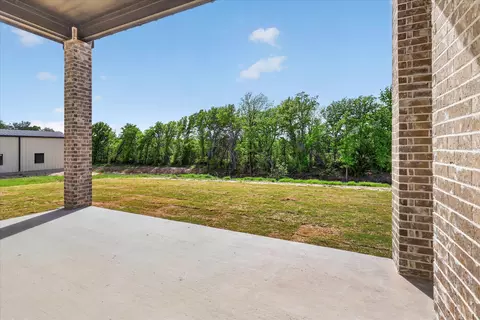 Exterior - 182 Briar Patch Rd, Azle, TX 76020 photo 4 of 6