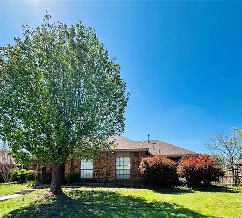 2246 Arbor Creek Dr, Carrollton, TX 75010