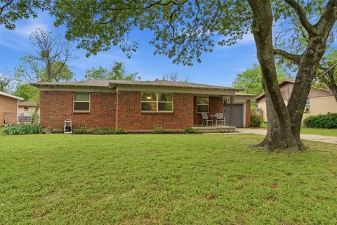 807 Elizabeth Blvd, Granbury, TX 76048