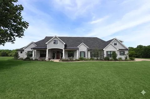 2188 Westview Dr, Wills Point, TX 75169