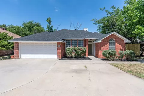 304 W Windsor Dr, Denton, TX 76207