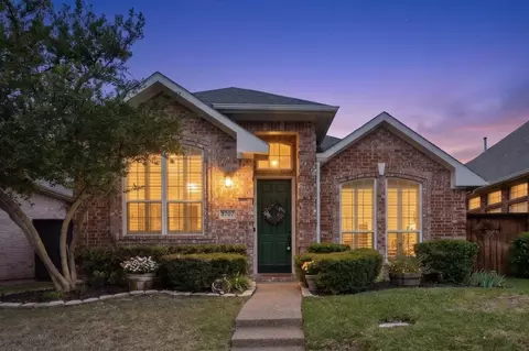 8707 Wellington Rd, Irving, TX 75063
