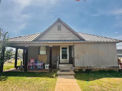 500 S Broadway St, Ballinger, TX 76821