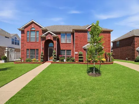 2824 Gillespie Ln, Grand Prairie, TX 75052