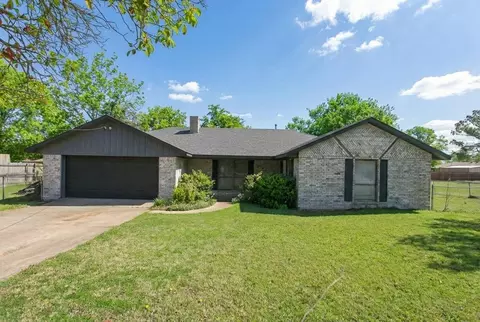 308 E Cottonwood St, Leonard, TX 75452