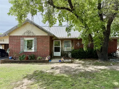 112 E Hoard St, Hamilton, TX 76531