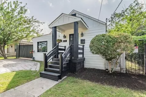 1015 Epenard St, Dallas, TX 75211