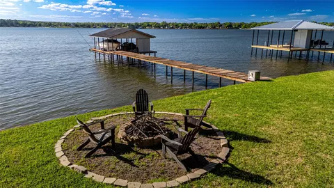 124 Shoreline Cir, Malakoff, TX 75148