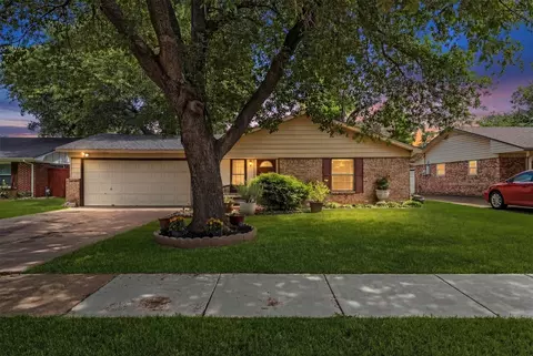 1132 Kris St, Irving, TX 75060