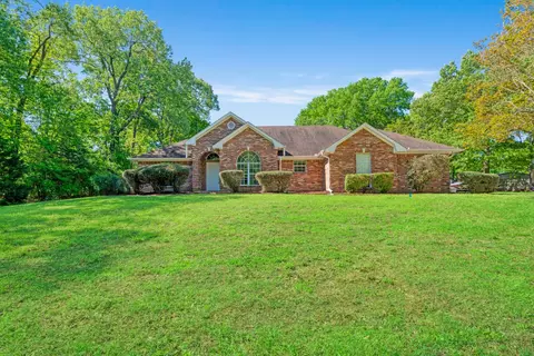239 Deer Valley Dr, Powderly, TX 75473