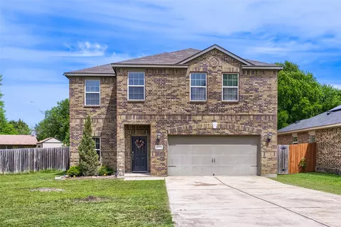 1200 Oak Creek Dr, Hutchins, TX 75141