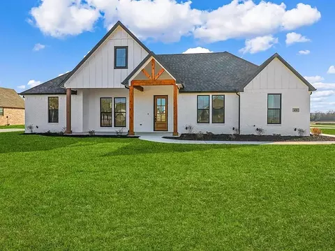 420 Olde Towne Rd, Paradise, TX 76073