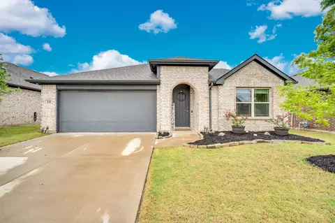 241 White Tail Ln, Alvarado, TX 76009