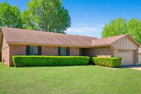3440 Reno Dr, Paris, TX 75462