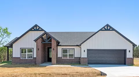 5026 Elizabeth St, Granbury, TX 76048
