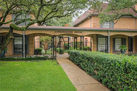 7830 Meadow Park Dr #109, Dallas, TX 75230