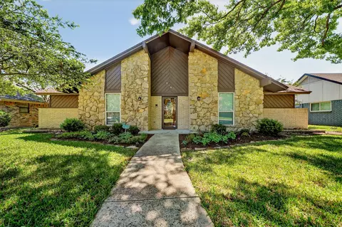 216 Hemlock Dr, Richardson, TX 75081