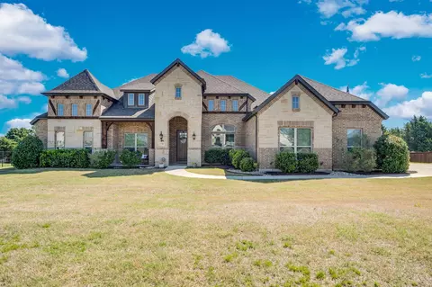 2730 Clear Lake Dr, Midlothian, TX 76065