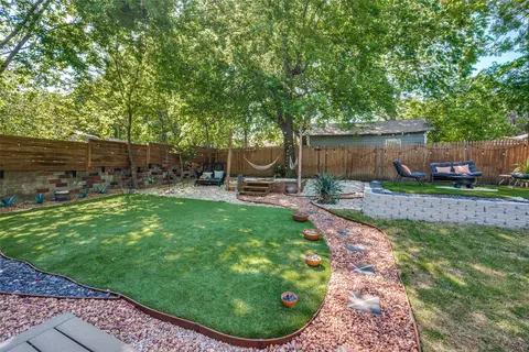 1212 E Jessamine St, Fort Worth, TX 76104