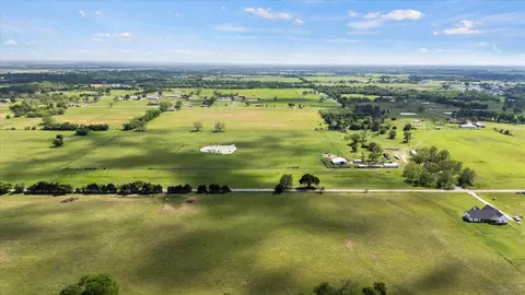 11742 Dane Rd, Pilot Point, TX 76258 photo 4