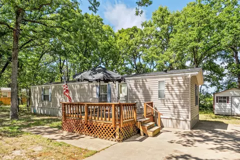 124 Meadowlark Ln, Mabank, TX 75156