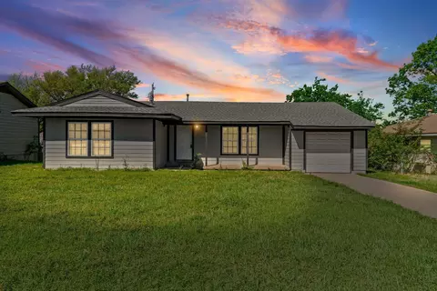 1704 Langford St, Greenville, TX 75401