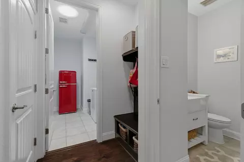 Entry Way - 815 Dove Trl, Euless, TX 76039 photo 2 of 2