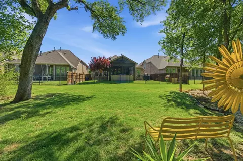 Exterior - 815 Dove Trl, Euless, TX 76039 photo 14 of 16