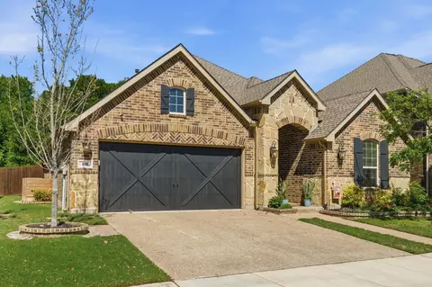 Exterior - 815 Dove Trl, Euless, TX 76039 photo 2 of 16