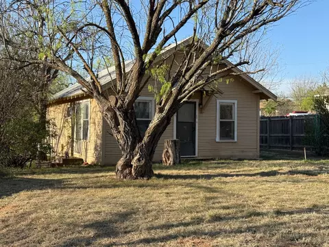 718 E Oliver St, Stamford, TX 79553 photo 2