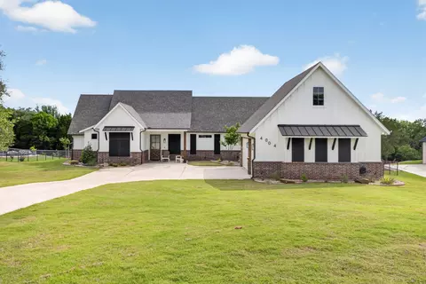 4004 Legend Trl, Granbury, TX 76049