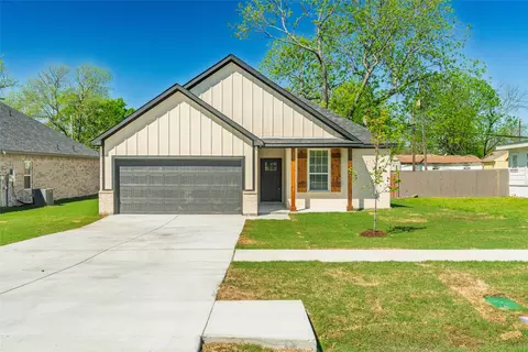 113 N Third St, Celeste, TX 75423