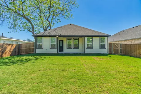 Exterior - 113 N Third St, Celeste, TX 75423 photo 5 of 7