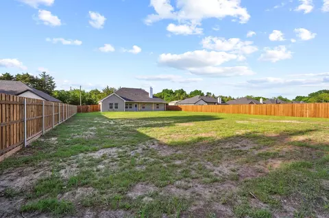 Exterior - 903 W Cardinal St, Ector, TX 75439 photo 6 of 8