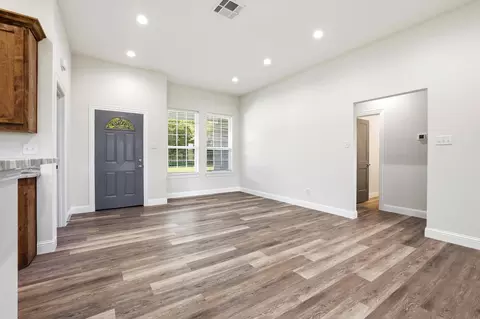 Living - 903 W Cardinal St, Ector, TX 75439 photo 6 of 8