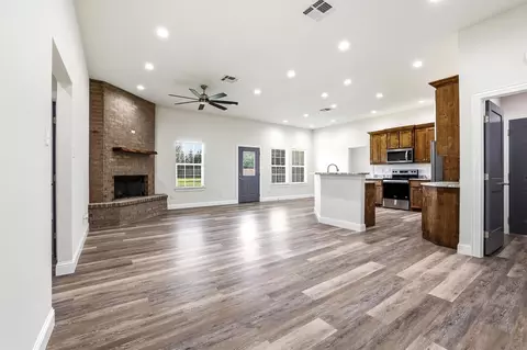 Living - 903 W Cardinal St, Ector, TX 75439 photo 1 of 8